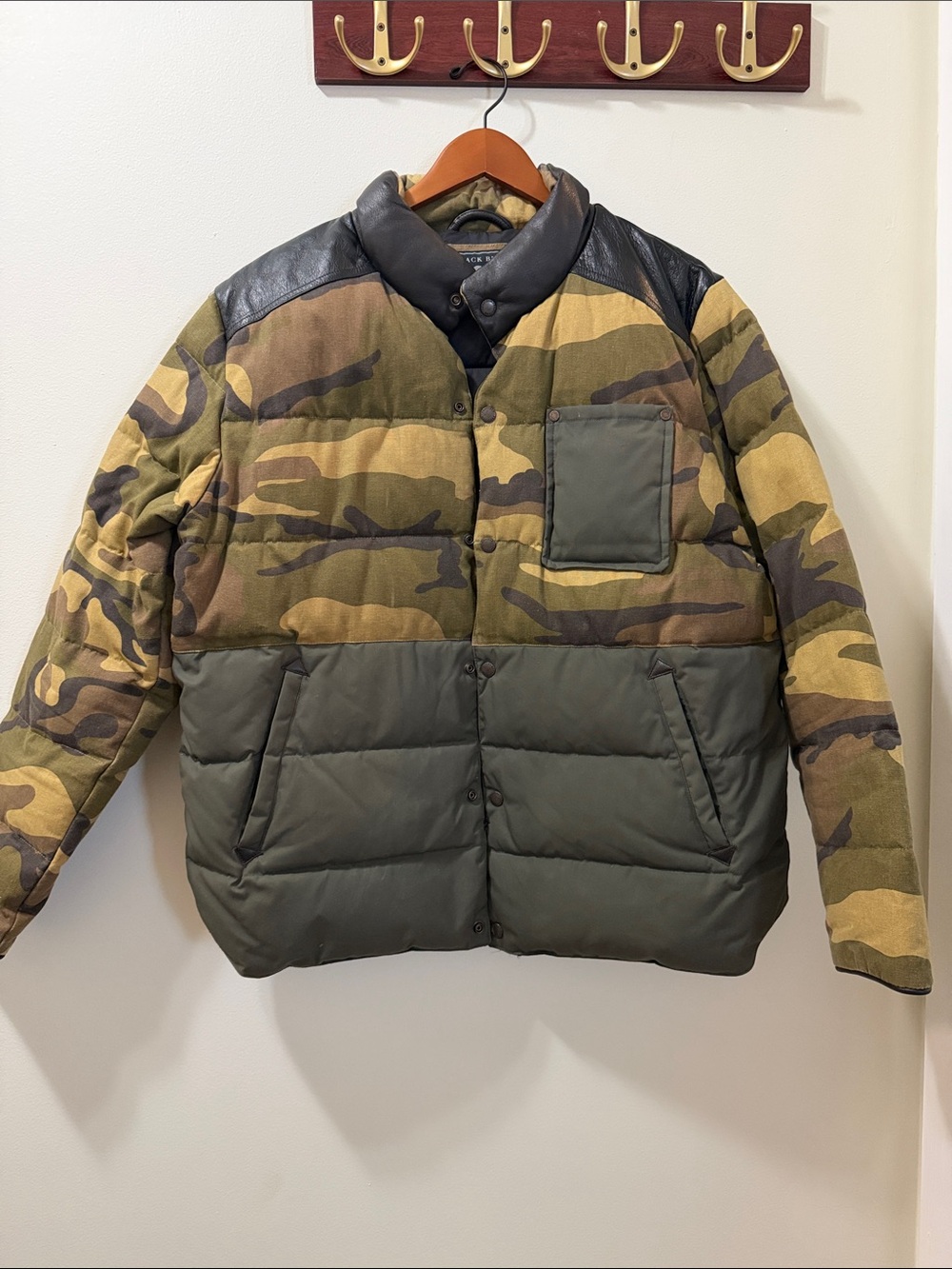 Black Bear Men’s Camo Two-Tone Quilted Puffer Jacket - Olive Side XL
